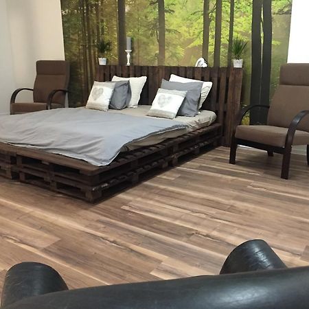Apartments Corso Зноймо Екстер'єр фото