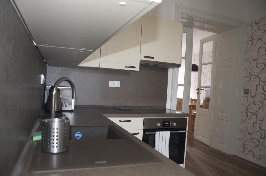 Apartments Corso Зноймо Екстер'єр фото