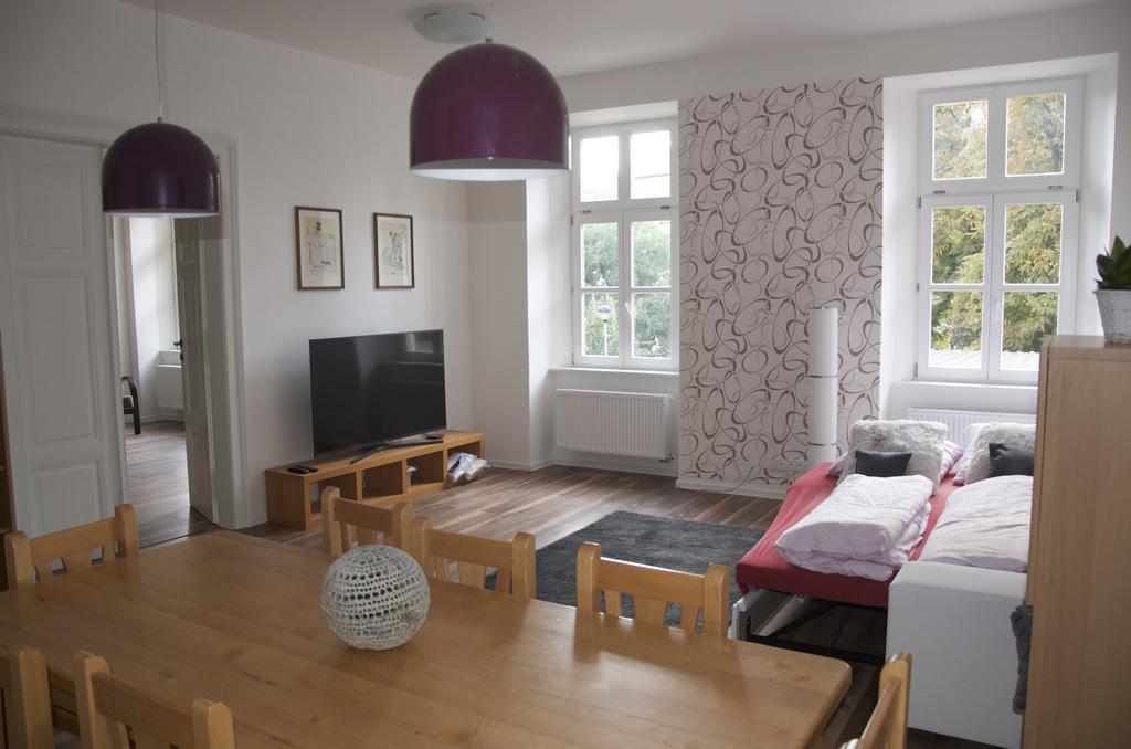Apartments Corso Зноймо Екстер'єр фото