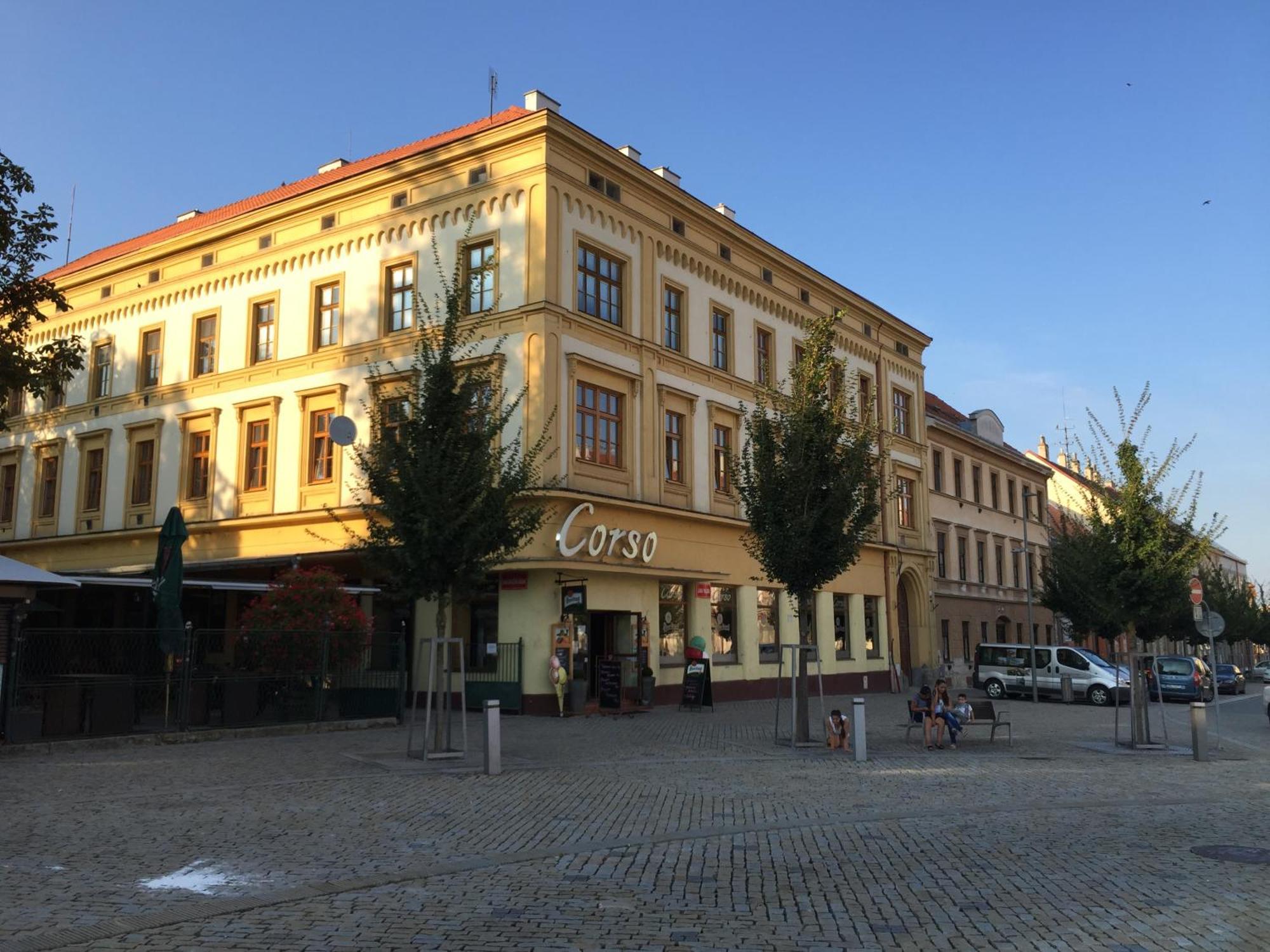 Apartments Corso Зноймо Екстер'єр фото