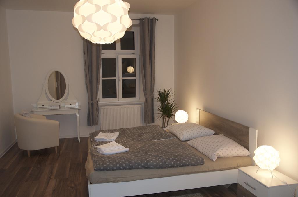 Apartments Corso Зноймо Екстер'єр фото