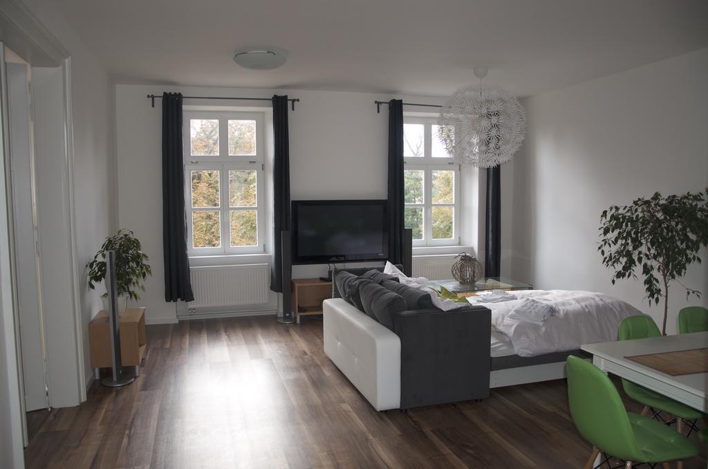 Apartments Corso Зноймо Екстер'єр фото