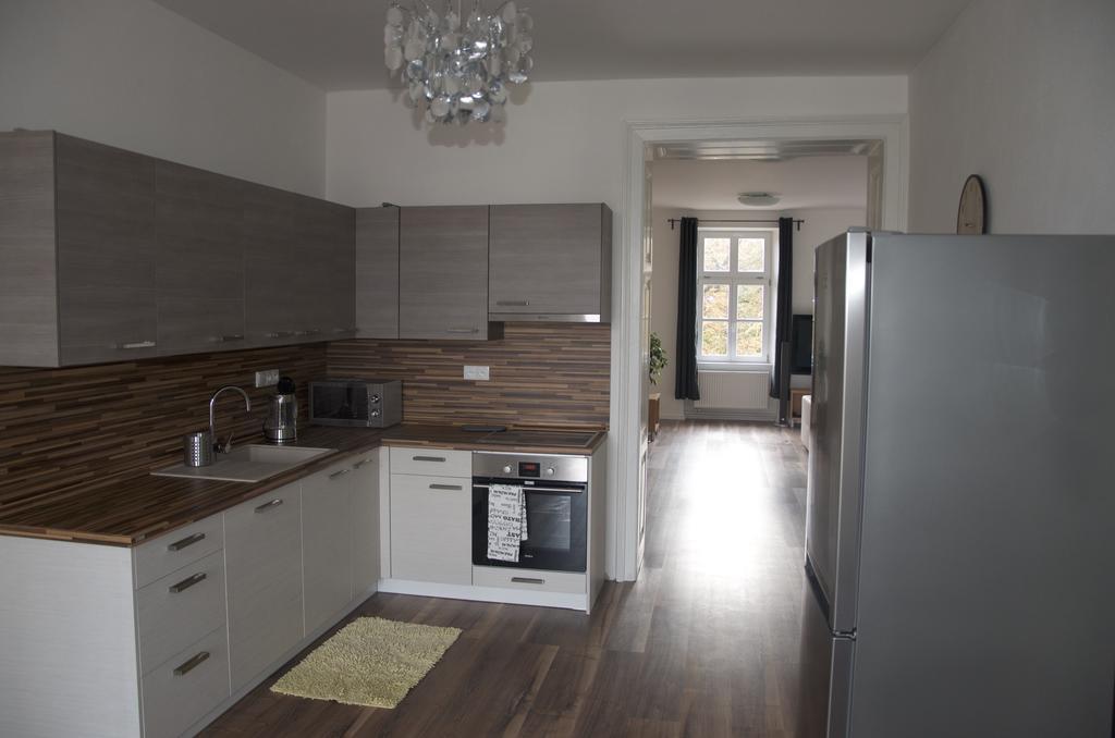 Apartments Corso Зноймо Екстер'єр фото