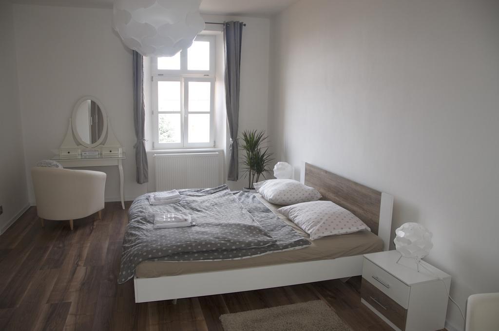 Apartments Corso Зноймо Екстер'єр фото