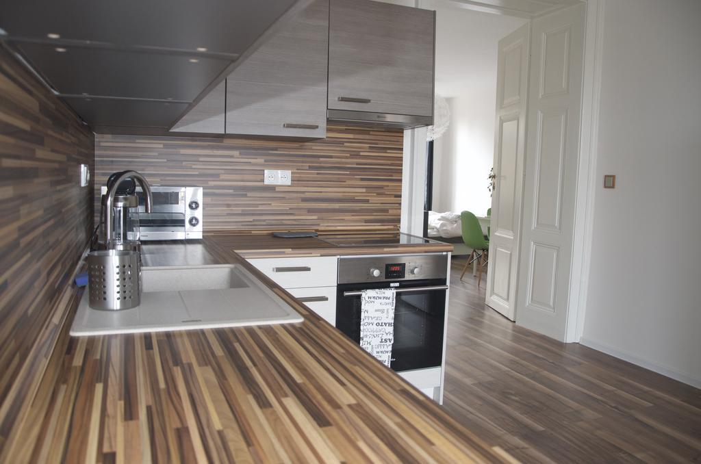 Apartments Corso Зноймо Екстер'єр фото