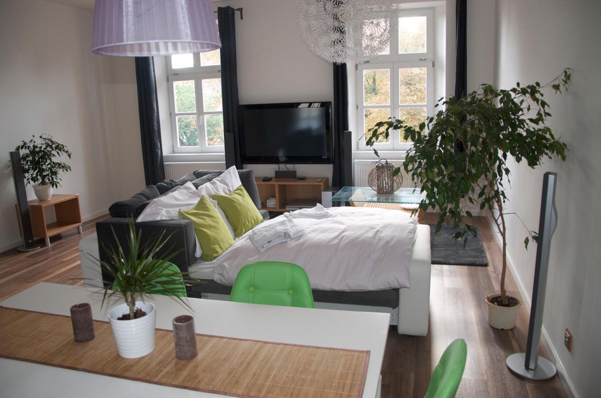 Apartments Corso Зноймо Екстер'єр фото